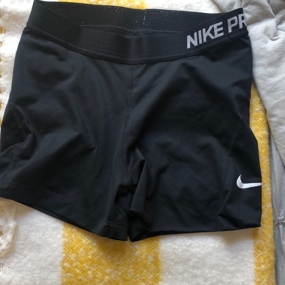 athletic shorts/spandex